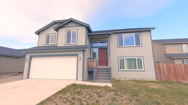 Foto del edificio - Large 5 Bedroom Home - North of CWU