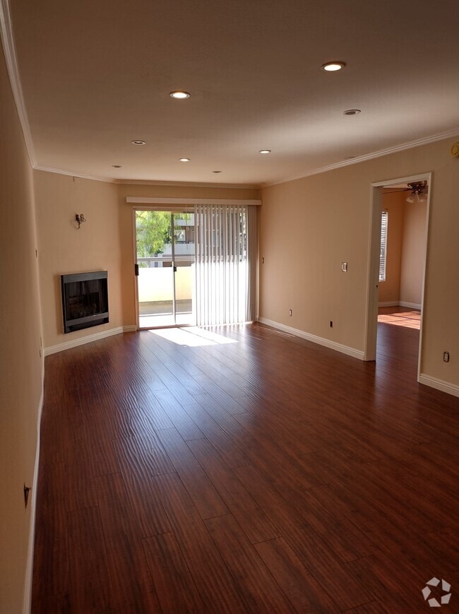 Condominios de renta en The Met Woodland Hills, CA