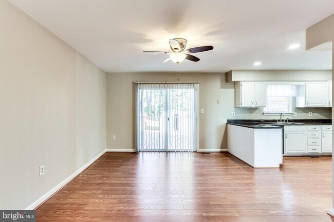 Building Photo - 1457 Landis Cir