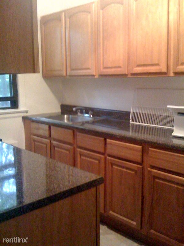 Foto principal - 84 Cooper Dr