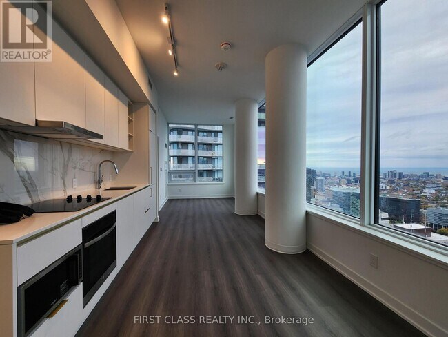 Building Photo - 8 Wellesley St W