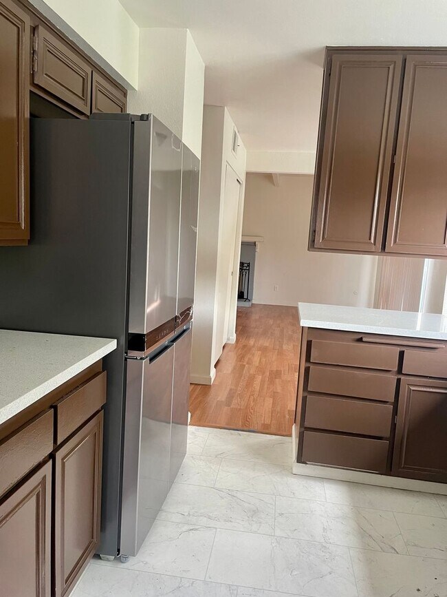 Foto del edificio - 4 Bdrm, 2.5 Ba, 2-story Home with Attached 2 Car Garage in San Marcos!