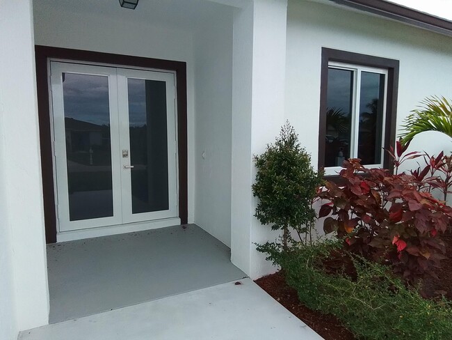 Foto del edificio - 1258 SW Santiago Ave
