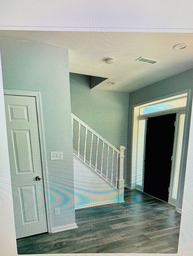 Foto del edificio - Renovated 3 Bedroom / 2 Bathroom located in Park heights Neighborhood