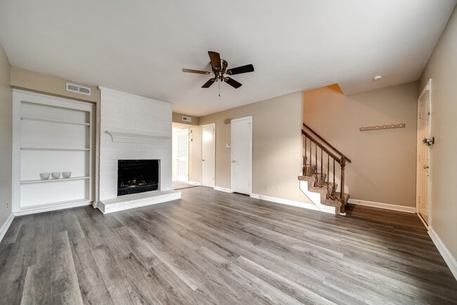 Building Photo - 219 Edgewood Dr