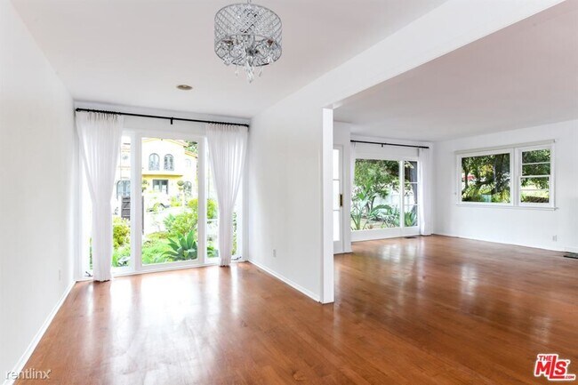 Foto del edificio - 4 br, 3.5 bath House - 717 S Bristol Ave