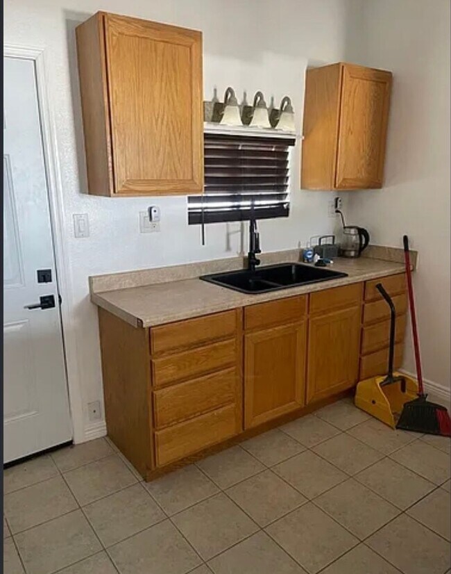 Foto del edificio - Charming 2BR House in Bullhead City