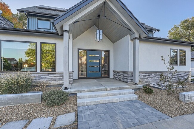 Building Photo - Stunning 4BDR New Build in Downtown Louisv...