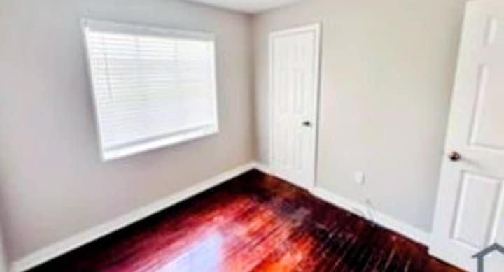 Building Photo - 1311 Fernwood Dr