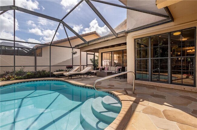 Foto del edificio - 7618 Solimar Cir
