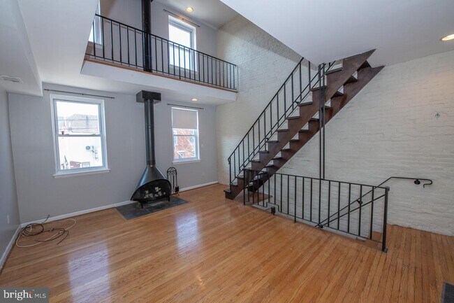 Building Photo - 749 N 24th St