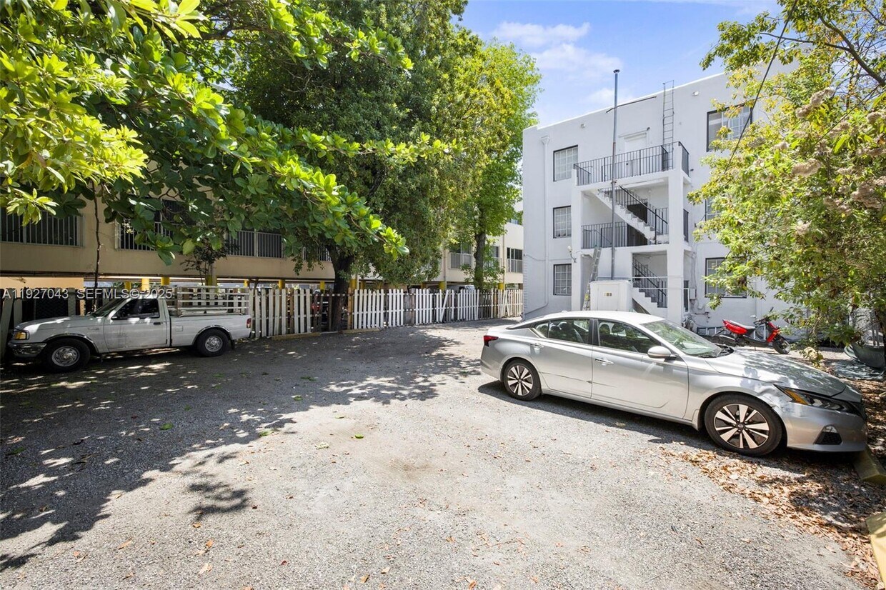 Foto del edificio - 1563 SW 2nd St