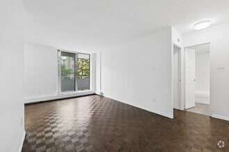1BR, 1BA - 613SF - Living Room - 80 Cosburn Avenue