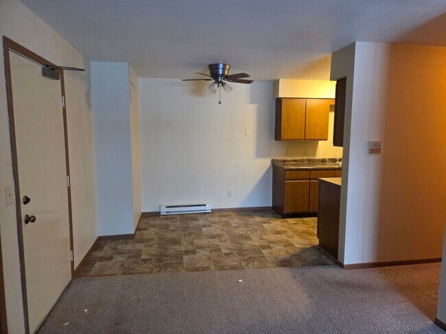 Foto del edificio - 1925 Sylvan Way