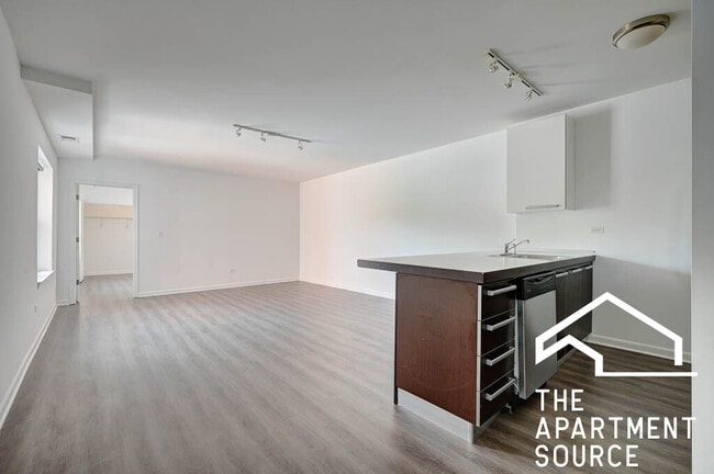 Foto del edificio - 1544 W Glenlake Ave