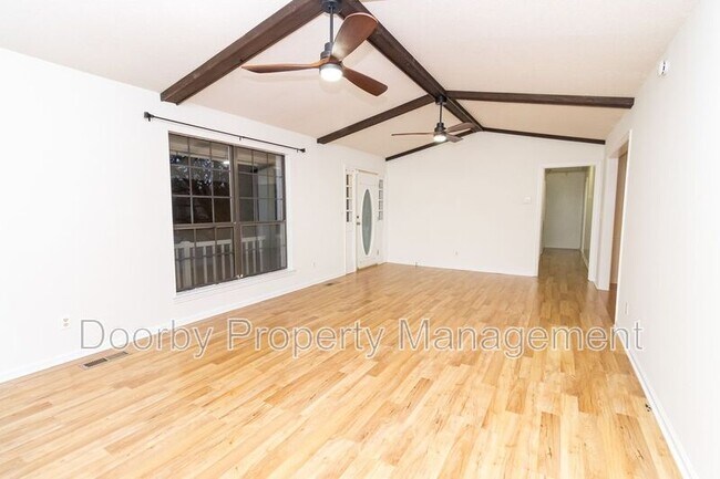 Foto del edificio - 8807 Heathfield Dr