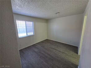 Building Photo - 4300 N Lamont St