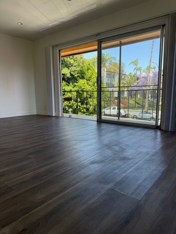 Foto principal - 1339 N Hobart Blvd