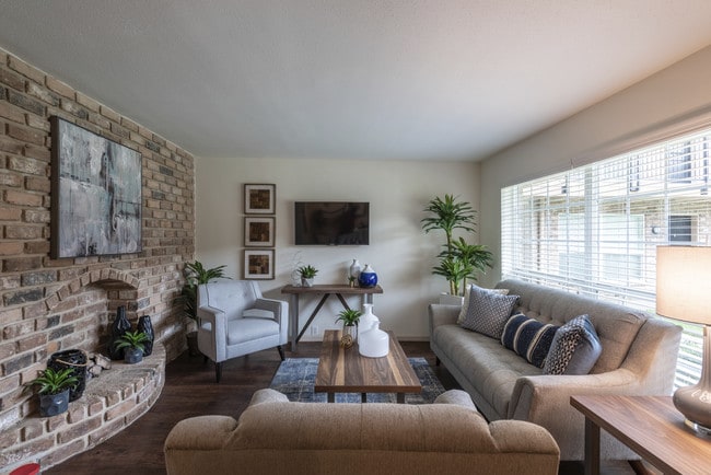 1BA, 1BA 742 - The Reserve at White Oak