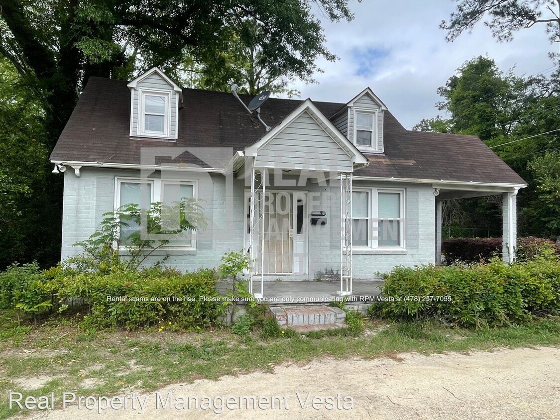 Primary Photo - 4 br, 2 bath House - 1305 Burton Avenue