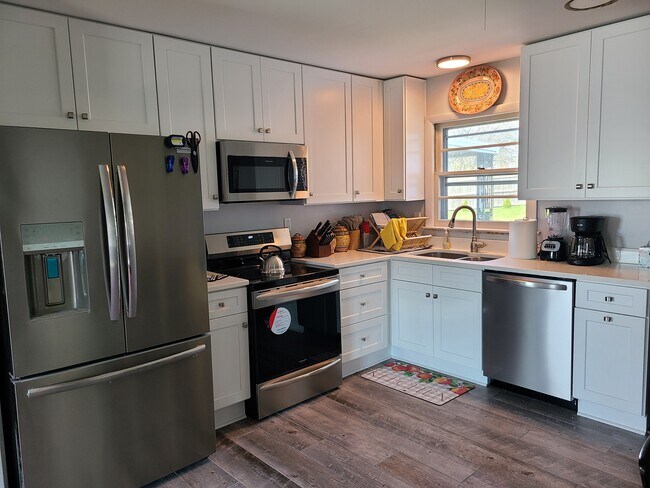 Foto del edificio - 297 Saint Margaret Dr