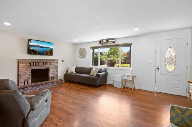 Building Photo - 990 Janes Rd