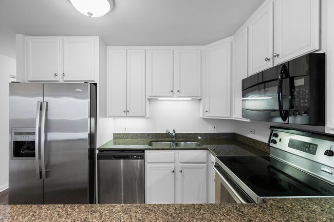 Foto del edificio - 1356 N Dearborn St