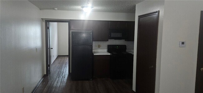 Photo - 635 Whitham Ave Apartment