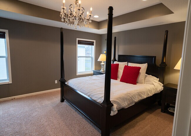 Foto del edificio - 8481 Portage Ln E