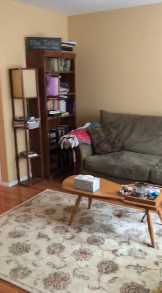 Foto principal - 935 West Whitehall Road