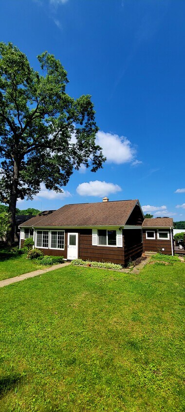 Primary Photo - 101 Big Oaks Dr