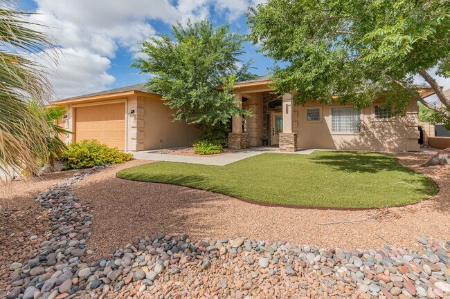 Foto del edificio - Beautiful Home in the Golf Course Area