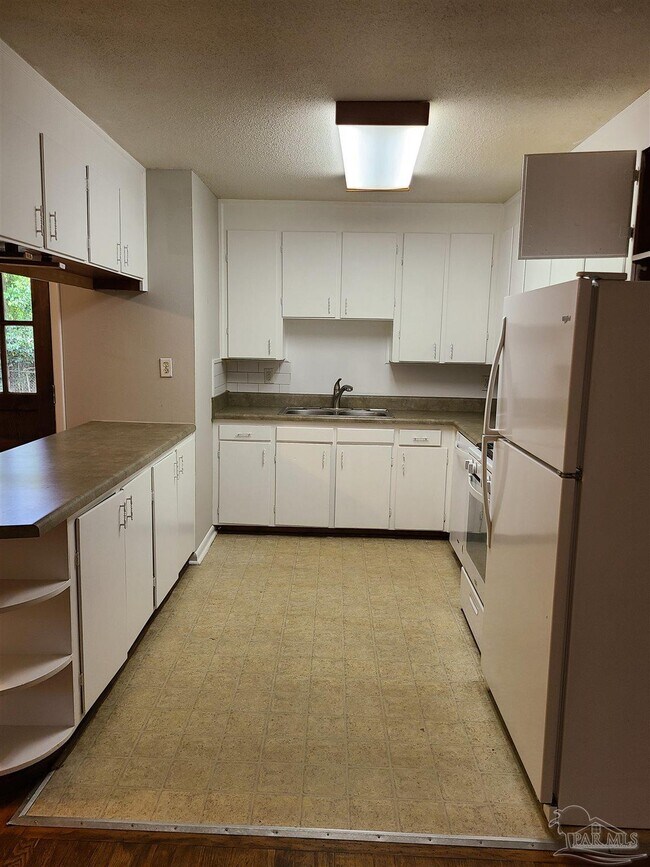 Foto del edificio - 7758 Kipling St