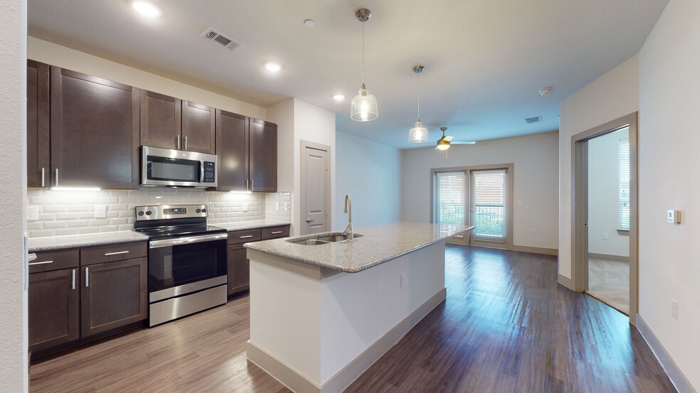 1BR, 1BA - 695SF Placid