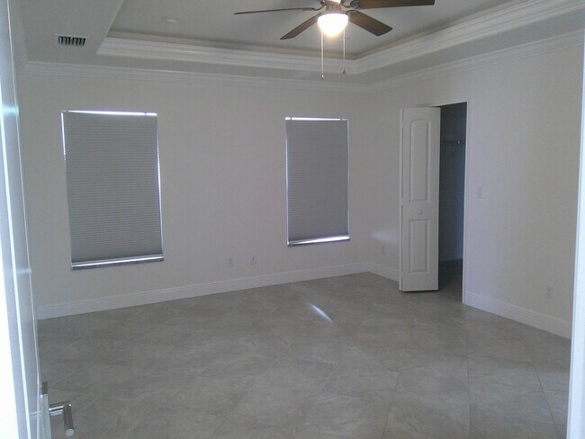 Foto del edificio - 310 SW Becker Rd