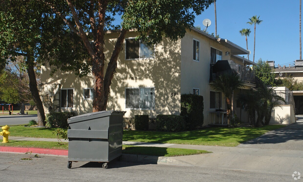 Building Photo - 501 E Hurst St