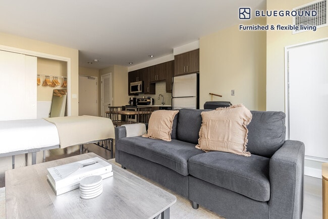 Building Photo - 77 Exeter St