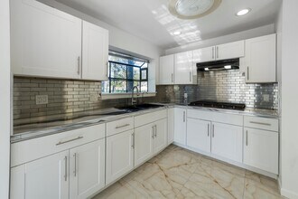 Building Photo - 3203 Golden Willow Dr