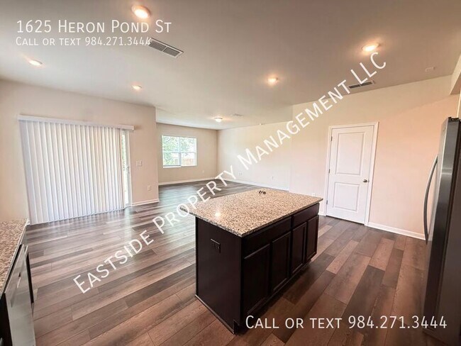 Building Photo - 1625 Heron Pond St