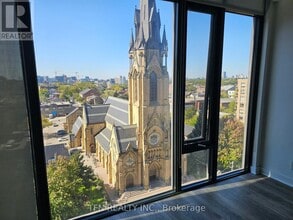 Building Photo - 111-111 Bathurst St