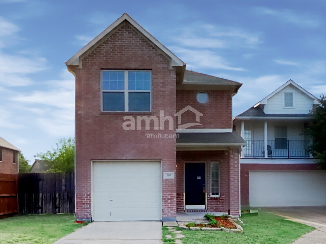 Primary Photo - 300 Austin Ave