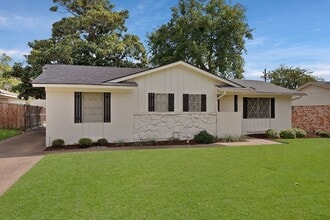 Building Photo - 715 Terryland Dr