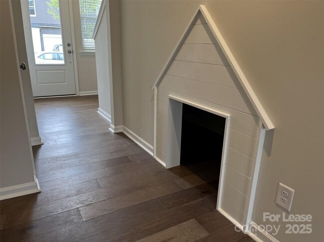 Foto del edificio - 3159 Hutton Gdns Ln