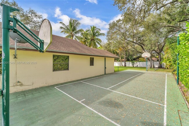 Building Photo - 10330 SW 58th Ct