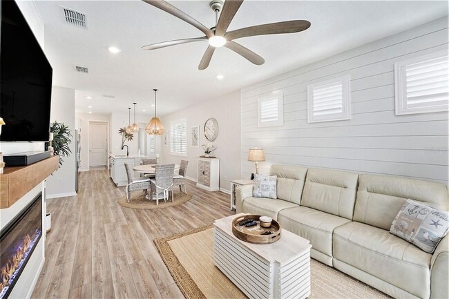 Building Photo - 10418 Spring Tide Wy