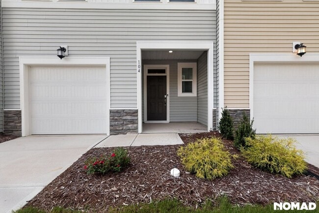 Building Photo - 104 Tree Moss Ct