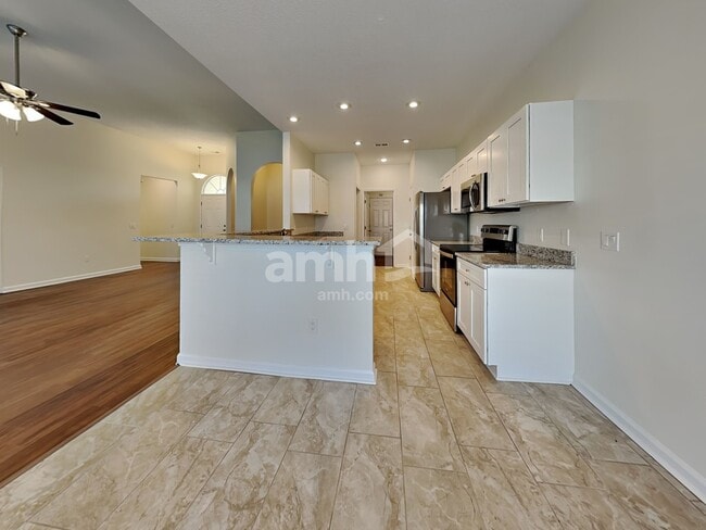 Foto del edificio - 180 Red Oak Dr