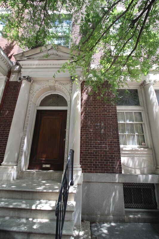 Foto del edificio - 8 W Madison St