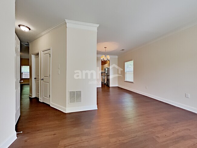 Building Photo - 204 Lanier Court