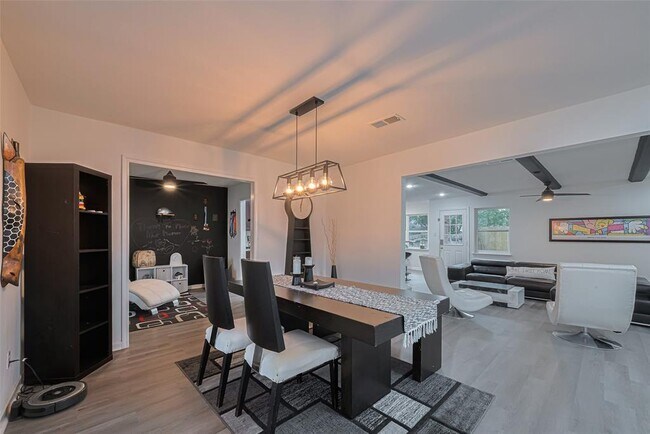 Foto del edificio - 12602 Westleigh Dr